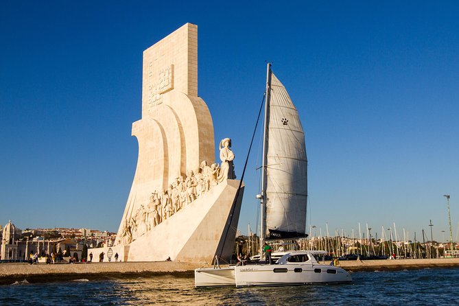Lisbon: Sunset Cruise With Drinks on Spacious Yacht - Christ the King and the southern riverbank