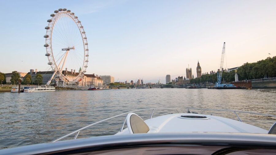 London: 2 hour private luxury yacht hire on the River Thames - Key points before you book