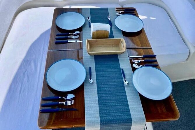Los Cabos Yacht Adventure - Arch, Snorkel, Lunch, Drinks 1-18ppl - What the crew adds to the experience