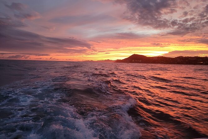 Los Cabos Yacht Adventure - Arch, Snorkel, Lunch, Drinks 1-18ppl - The boat, comfort, and physical demands
