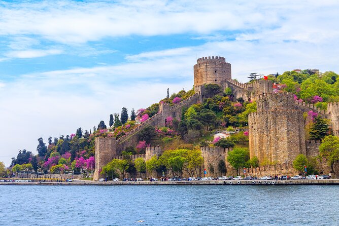 Luxurious Bosphorus Small Group Sunset Yacht Cruise with Snacks - Anadolu Fortress and Küçüksu Pavilion