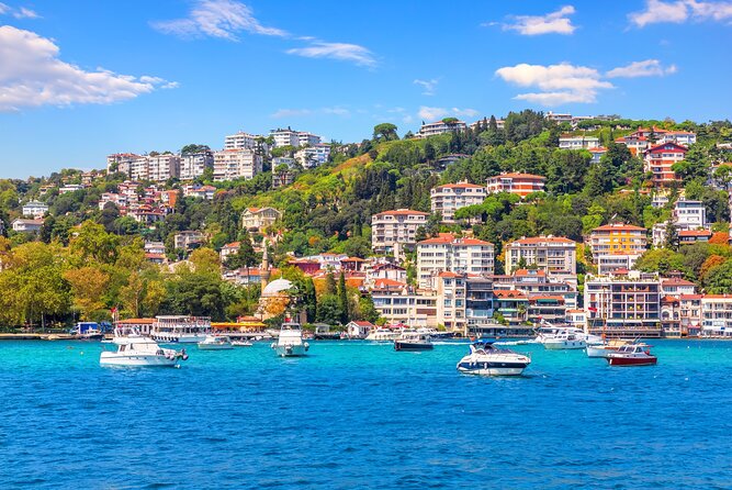 Luxurious Bosphorus Small Group Sunset Yacht Cruise with Snacks - Kuleli, Beylerbeyi, and the return toward Istanbul