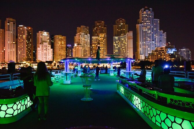Luxury 7 Star Mega Yacht Dinner Cruise With international Buffet - The buffet: broad choice, uneven execution