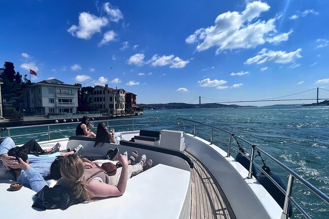 Luxury Bosphorus Yacht Tour – Asian Side Stop & Exploration - Why a Bosphorus cruise works so well in Istanbul
