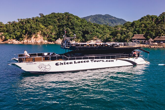 Luxury Mega Yacht 100' Limousine of the Sea 2: Puerto Vallarta - Service, meeting points, and the small details