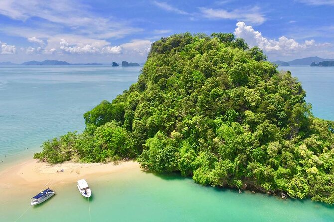 Luxury Private Motor Yacht Charter by Simba Sea Trips - Food, drinks, and the crew’s role
