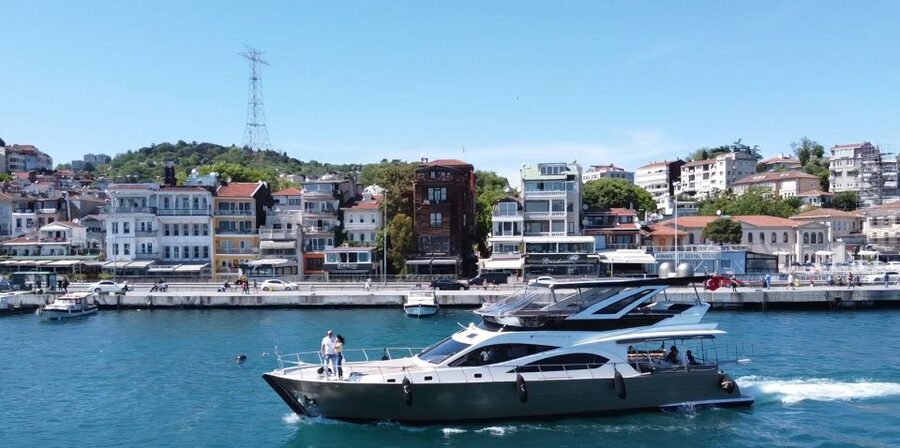 Luxury Private Yacht Rental - Snacks, drinks, and the practical comfort level