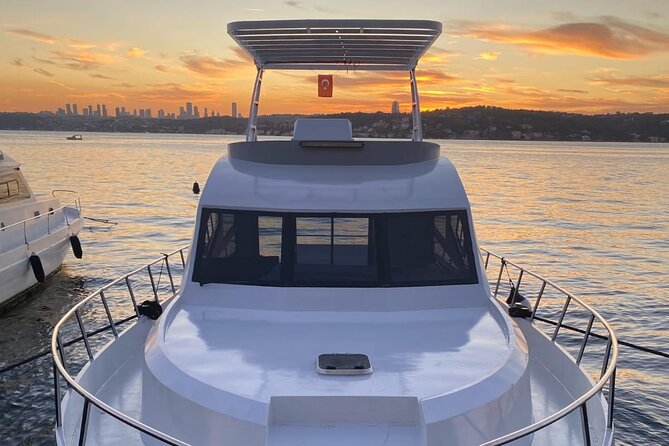 Luxury Private Yacht Tour on the Bosphorus in Istanbul - Leaving Balat for an Hour on the Water