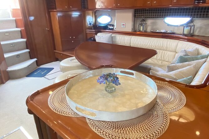Luxury Yacht 65' Sunseeker 4 hours from Palm Beach - A 65-foot Sunseeker built for easy Palm Beach cruising