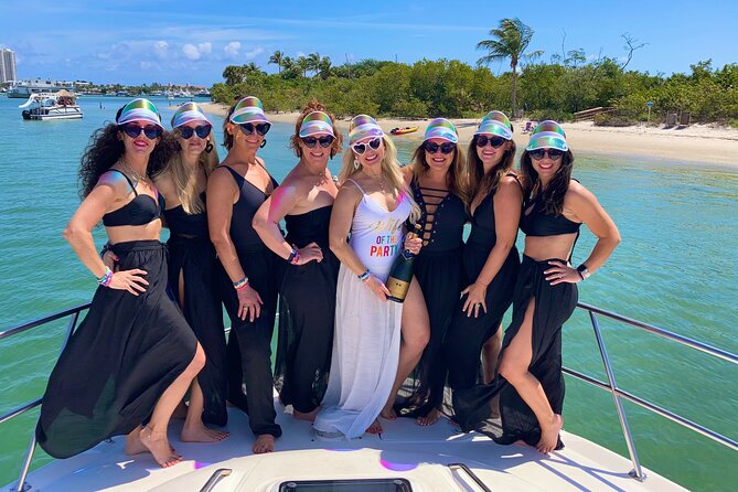Luxury Yacht 65' Sunseeker 4 hours from Palm Beach - What the crew serves, and what you should bring