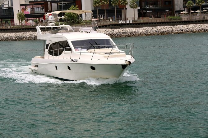 Luxury Yacht Charter : Dubai Marina, Atlantis The Palm & Burj Al Arab - Ain Dubai and Bluewaters Island