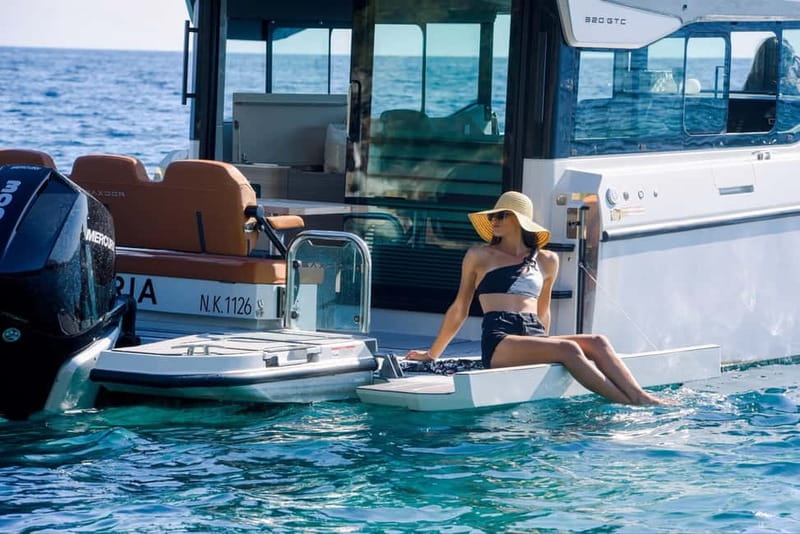 Luxury Yacht Experience Semi-Private North East - Who should book this Corfu yacht cruise?