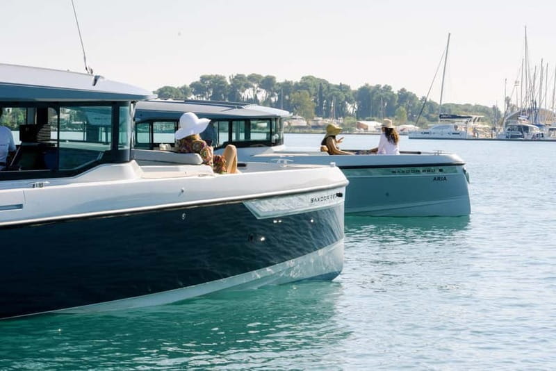 Luxury Yacht Experience Semi-Private North East - How luxurious is a 10-person yacht?