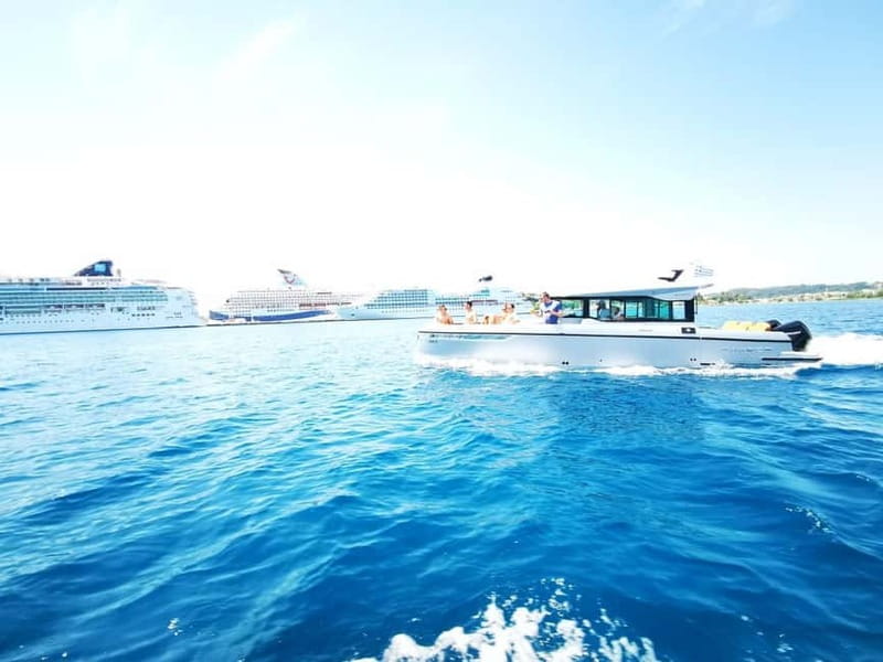 Luxury Yacht Experience Semi-Private North East - Seeing Corfu Town from Garitsa Bay