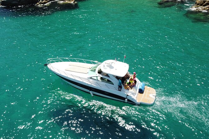 Luxury yacht for private tour EN Cabo San Lucas - Meeting at O Dock 2 in Cabo San Lucas