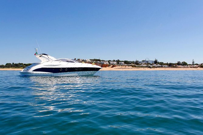 Luxury Yacht Rental with crew - Key points at a glance