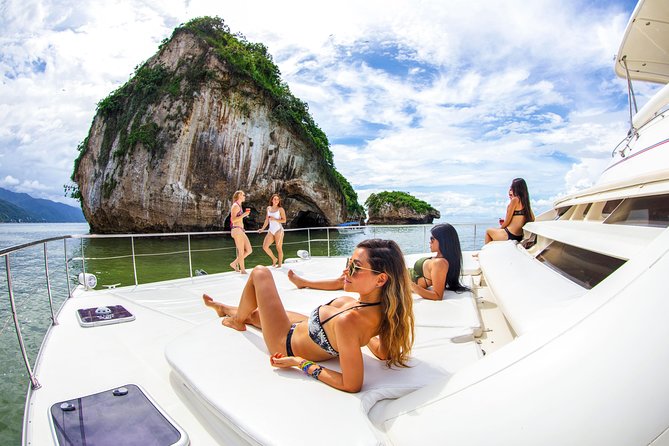 Luxury Yacht & Snorkel with All inclusive Open bar and lunch - Is this really a luxury yacht?