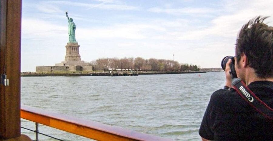 Manhattan: Statue and Skyline Cruise Aboard a Luxury Yacht - How the $60 price holds up