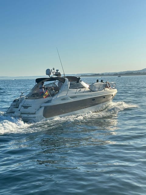 Marbella: Private Cruise in Luxury Yacht - Four to eight hours for a full sea day