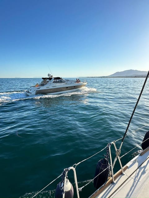 Marbella: Private Cruise in Luxury Yacht - A two-hour cruise along Marbella’s coast