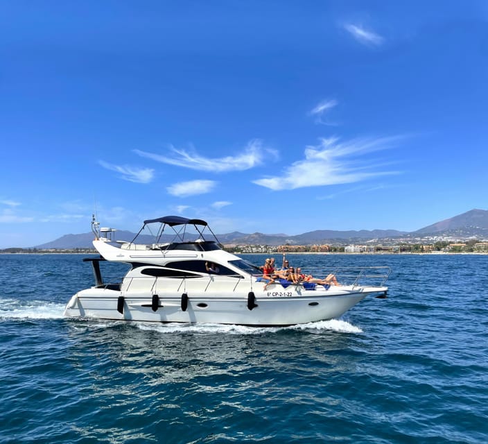Marbella: Private Cruise in Yacht - The four-hour middle ground