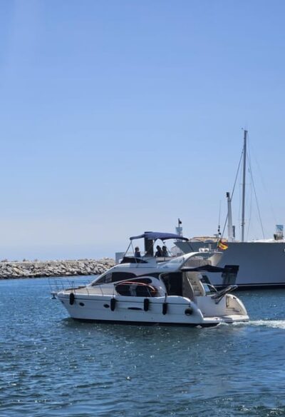 Private Cruise in Yacht
