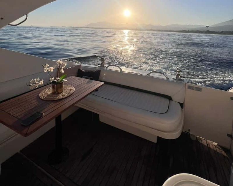 Marbella: Sunset on a Shared Yacht with Cava and Strawberries - Boarding at pier 4 in Puerto Banús