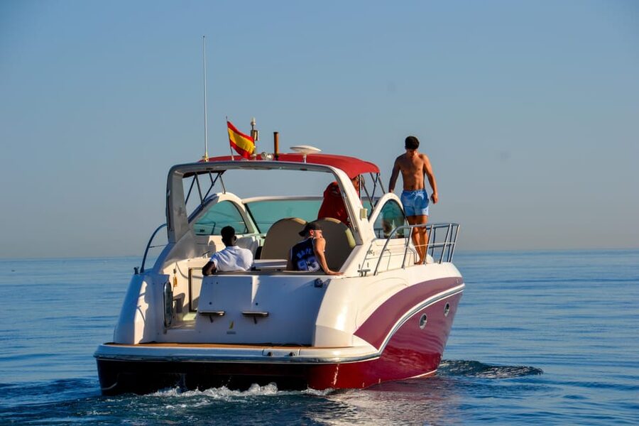 Marbella: views from a yacht for one or two hours - Swimming and the included paddle surf board
