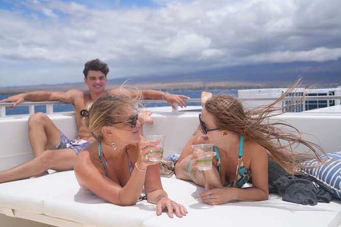 Maui: Molokini and Turtles Luxury Yacht Snorkel - Molokini Crater and its clear water