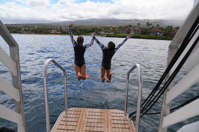 Maui: Molokini and Turtles Luxury Yacht Snorkel - Lunch, drinks, and the open bar