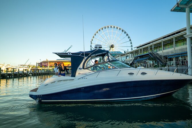 Miami: 2 Hour Private Yacht Cruise - Star Island and the famous homes route