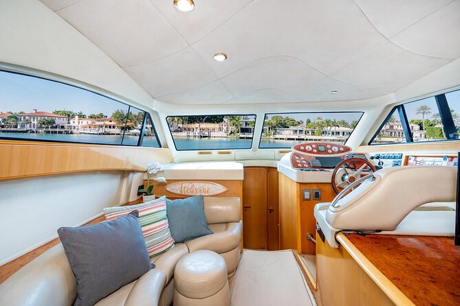 Miami 2 Hours Private Yacht Tour for 13 ppl on a 50 ft Yacht - The five-minute Miami Beach Marina stop
