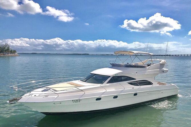 Miami 2 Hours Private Yacht Tour for 13 ppl on a 50 ft Yacht - East Star Island and Miami’s celebrity homes