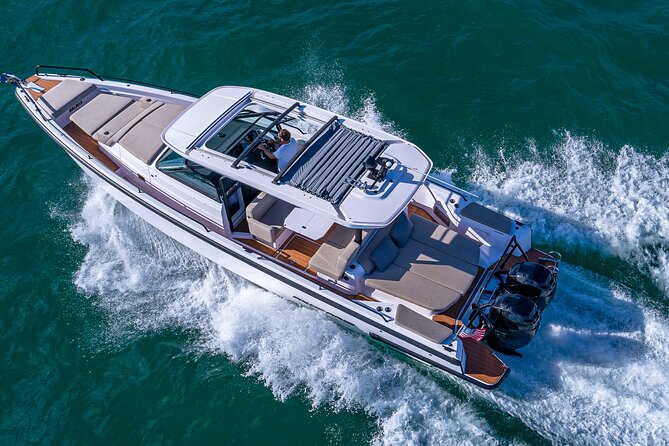 Miami Bay Discovery Private Yacht Cruise with Captain - The ride across Biscayne Bay