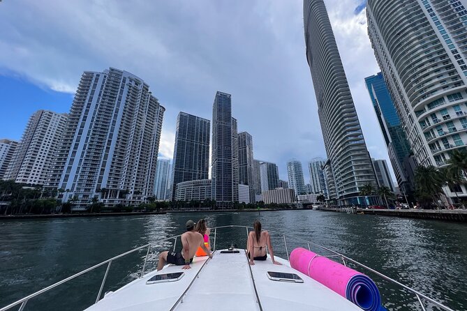 Miami Beach Luxury Yacht Adventure: Explore Stunning Coastline - What is supplied, and what should you bring?