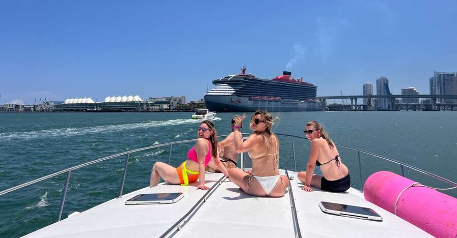 Miami Beach: Private Yacht Rental with Captain - What the $300 price really means