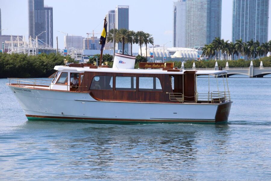 Miami: Miami Skyline Vintage Yacht Cruise, - Carl Fisher and the islands of Miami