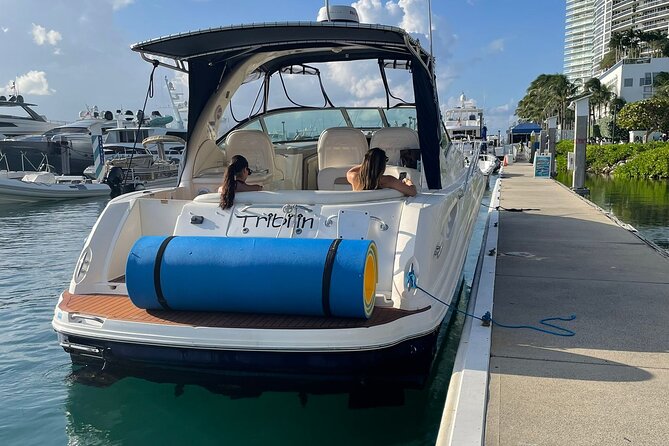 Miami Private Yacht Rental 2 to 4 hours for 12 people - Price, extra fees, and real value