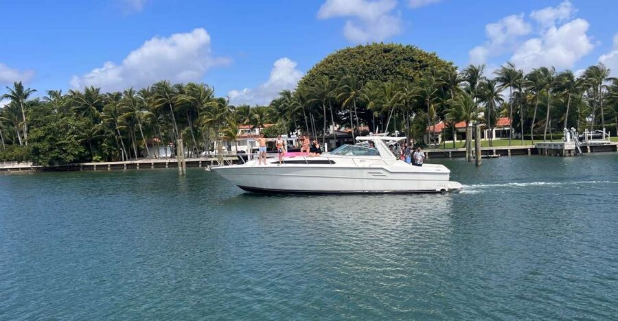 Miami: Private Yacht Rental Tour with Dolphins and Snorkel - Key points before you book