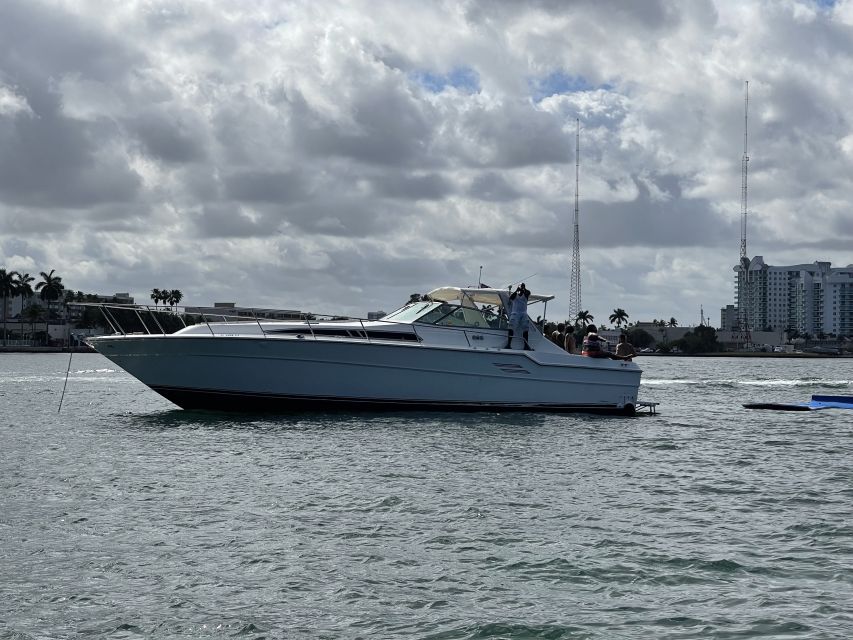 Miami: Private Yacht Rental Tour with Dolphins and Snorkel - Choosing between two and four hours