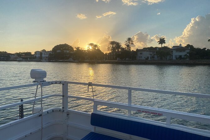 Miami Sightseeing Cruise on a Luxury Yacht - What the guide adds to the ride