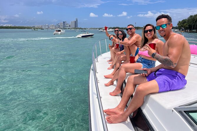 Miami Yacht Party – Discover Secret Spots w/ Captain & Drinks - Captain standards and boat condition