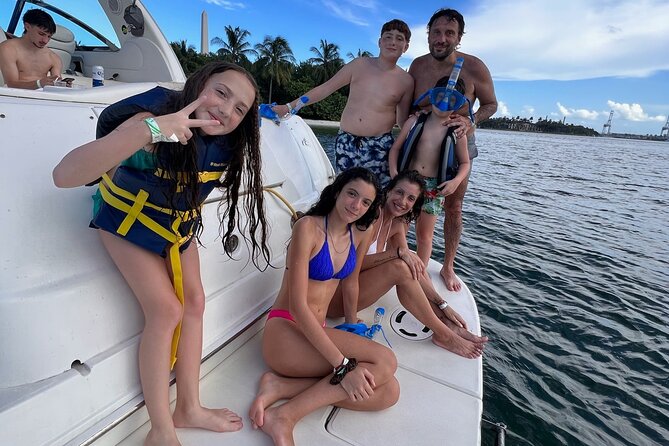 Miami Yacht Party – Discover Secret Spots w/ Captain & Drinks - What to bring for a smoother afternoon