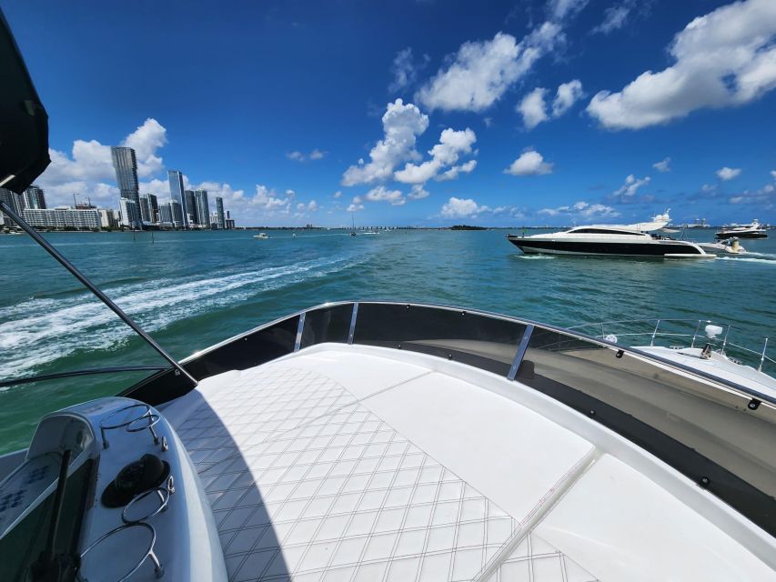 Miami Yacht Rental with Jetski, paddleboards, Inflatables - Key Points At A Glance