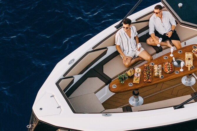 ❖ Milos: Small Group Yacht Tour—Kleftiko Sarakiniko Poliegos - Key points before you book