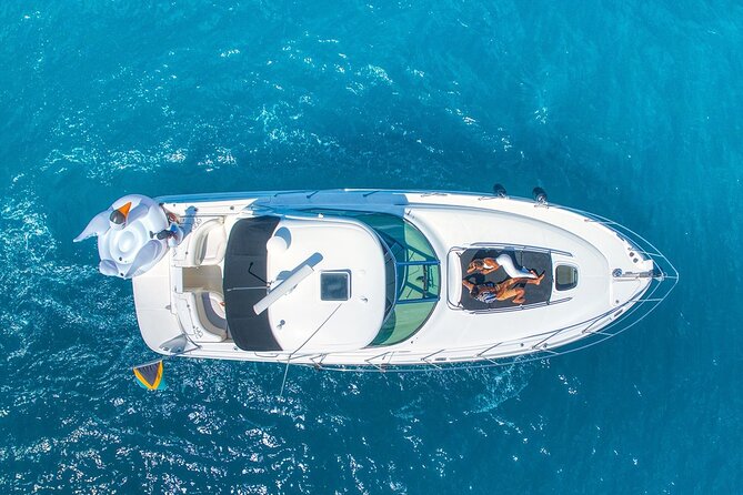 Montego Bay Private Yacht Tour with Open Bar and Lunch - Open-bar drinks and the onboard mood