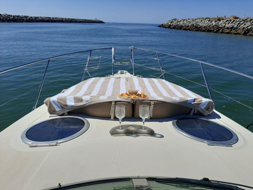 Morning/Afternoon Luxury Yacht Cruise with Drinks and Snacks - What the crew adds to the trip