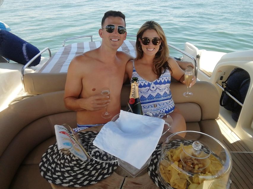 Morning/Afternoon Luxury Yacht Cruise with Drinks and Snacks - Drinks, music, and useful comforts