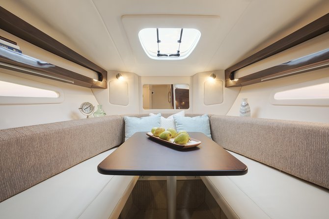 Motor Yacht (2020)Luxury Private Cruise Around Santorini - Thirassia for a one-hour Greek lunch break