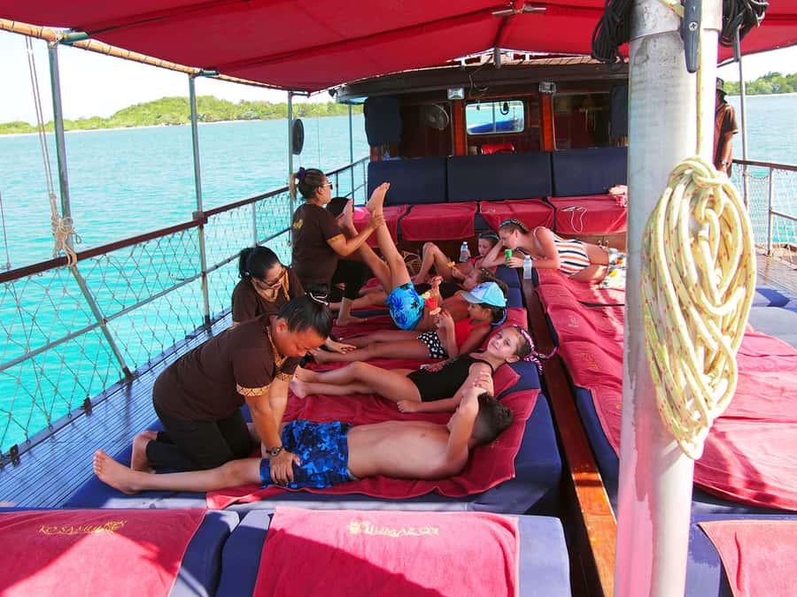 Mu Ko Ang Thong: Private Day Charter in Classic Thai Yacht - The Blue Lagoon and Emerald Lake viewpoint